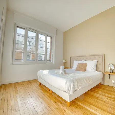 Appartement Excellence - 4 Bedrooms Reims