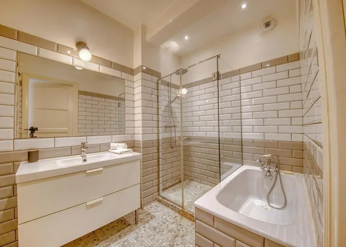 Excellence - 4 Bedrooms Διαμέρισμα *